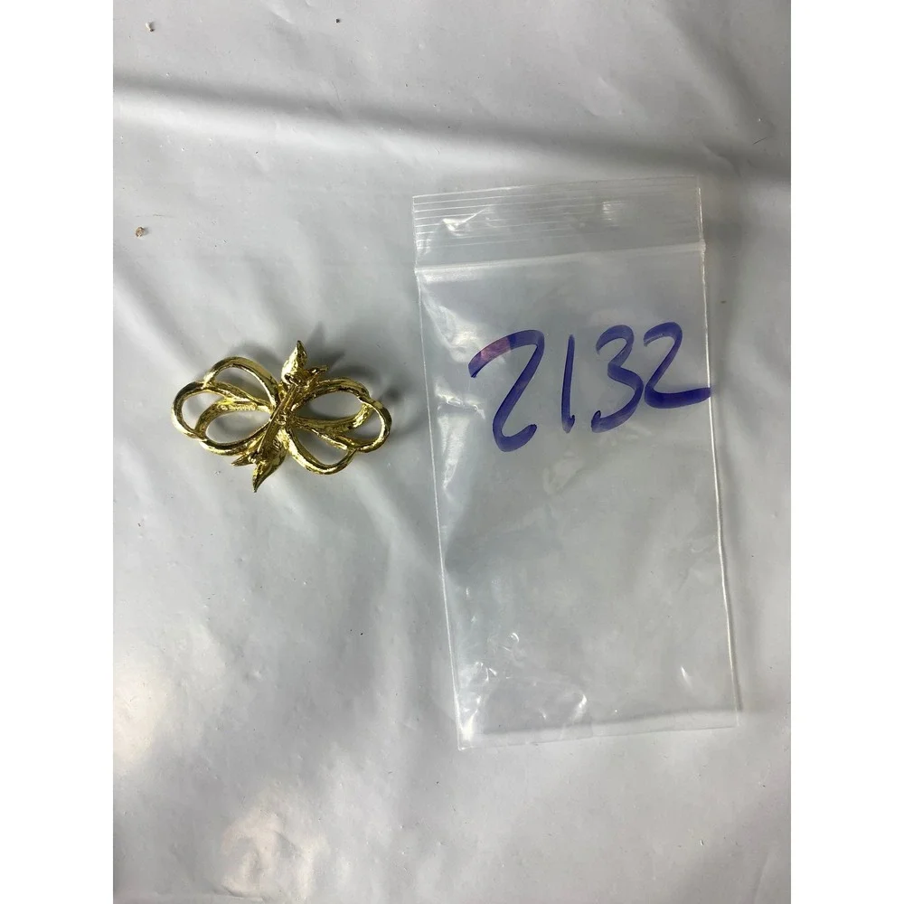 Vintage Gold‎ Tone Textured Ribbon Bow Brooch Pin with Faux Pearl Accent